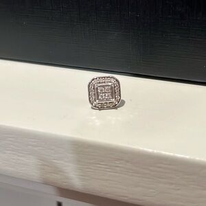 Elani Diamonds
Sterling Silver Quad Round Cut White Diamond
Earring - 0.19 ctw